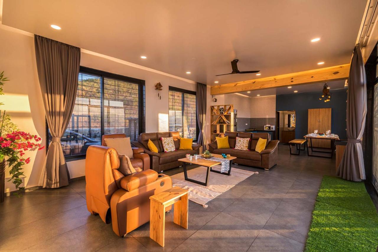 Eyes On The Lake By Stayvista - A Hillside Villa With A Captivating View Of The River Pune Exterior foto